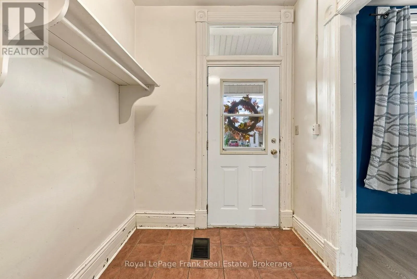 492 HOPKINS AVENUE