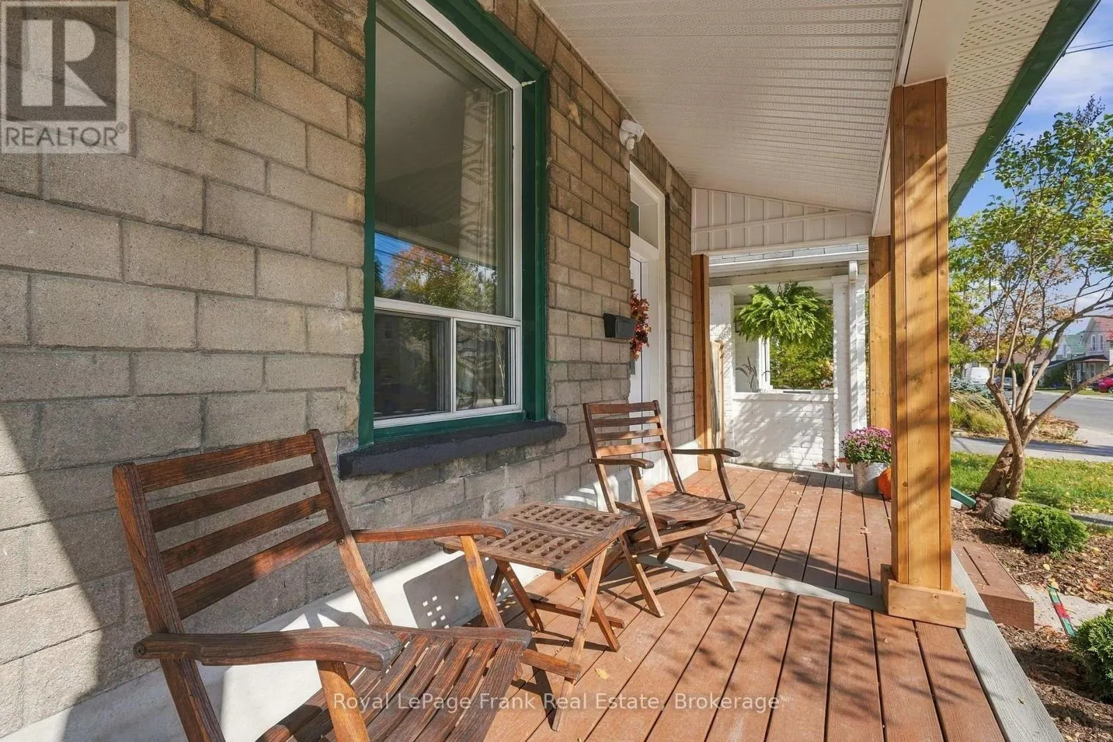 492 HOPKINS AVENUE