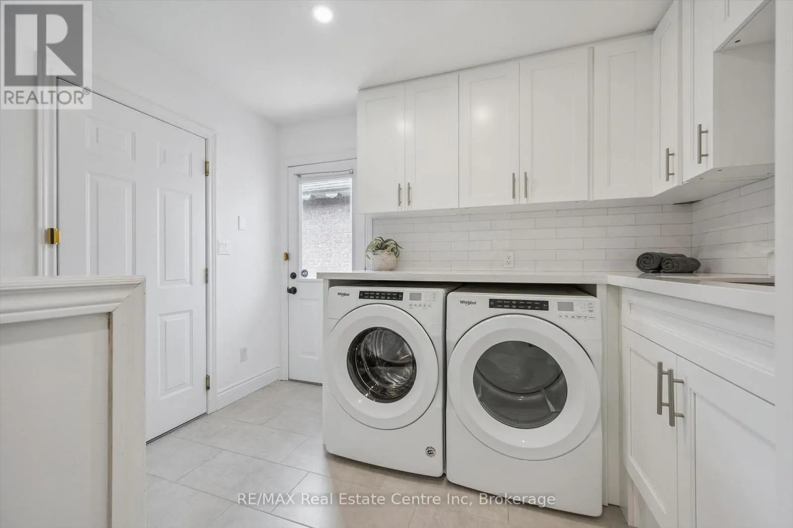 18 KEYS CRESCENT