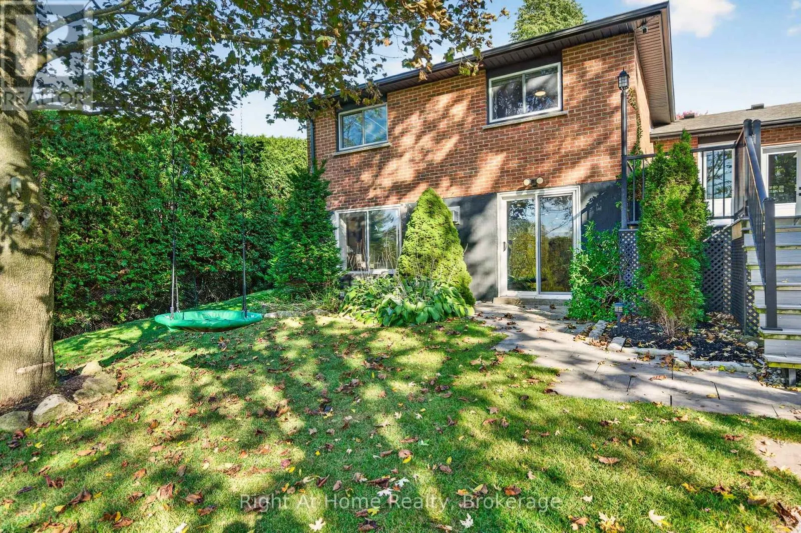 23 LAURENDALE AVENUE