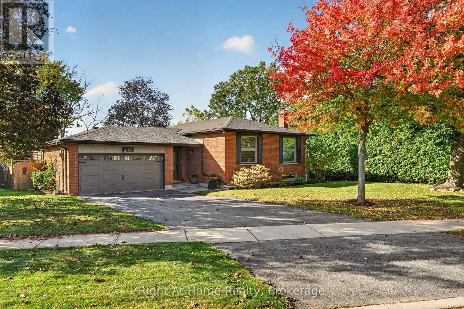 23 LAURENDALE AVENUE