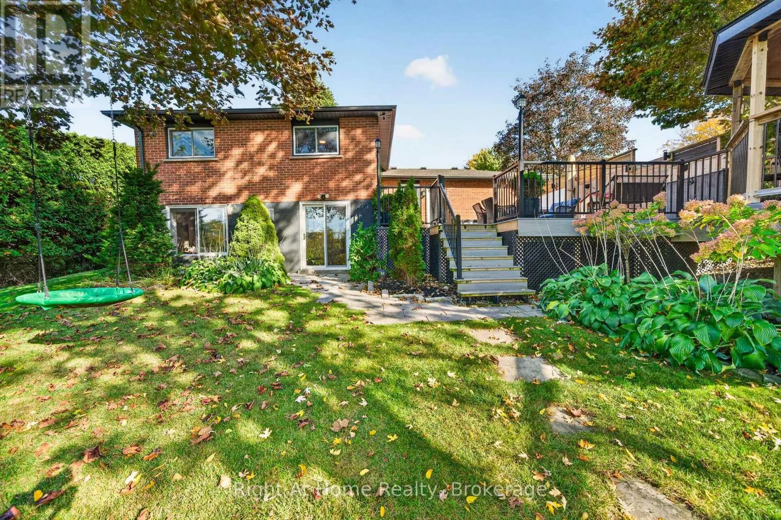 23 LAURENDALE AVENUE