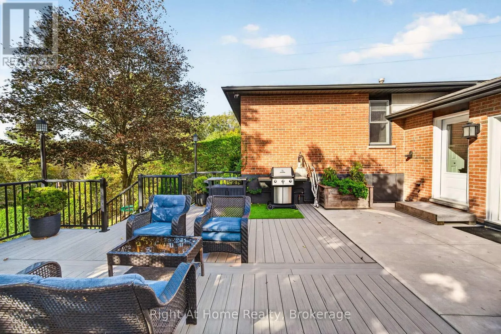 23 LAURENDALE AVENUE