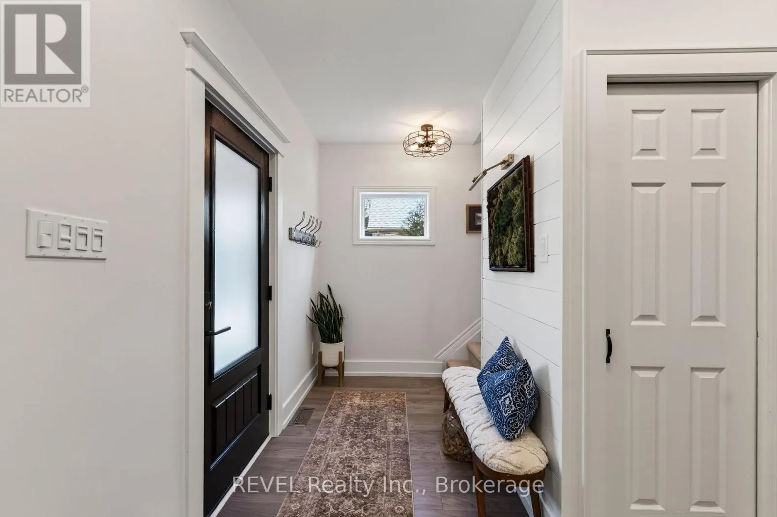 6 ELM AVENUE