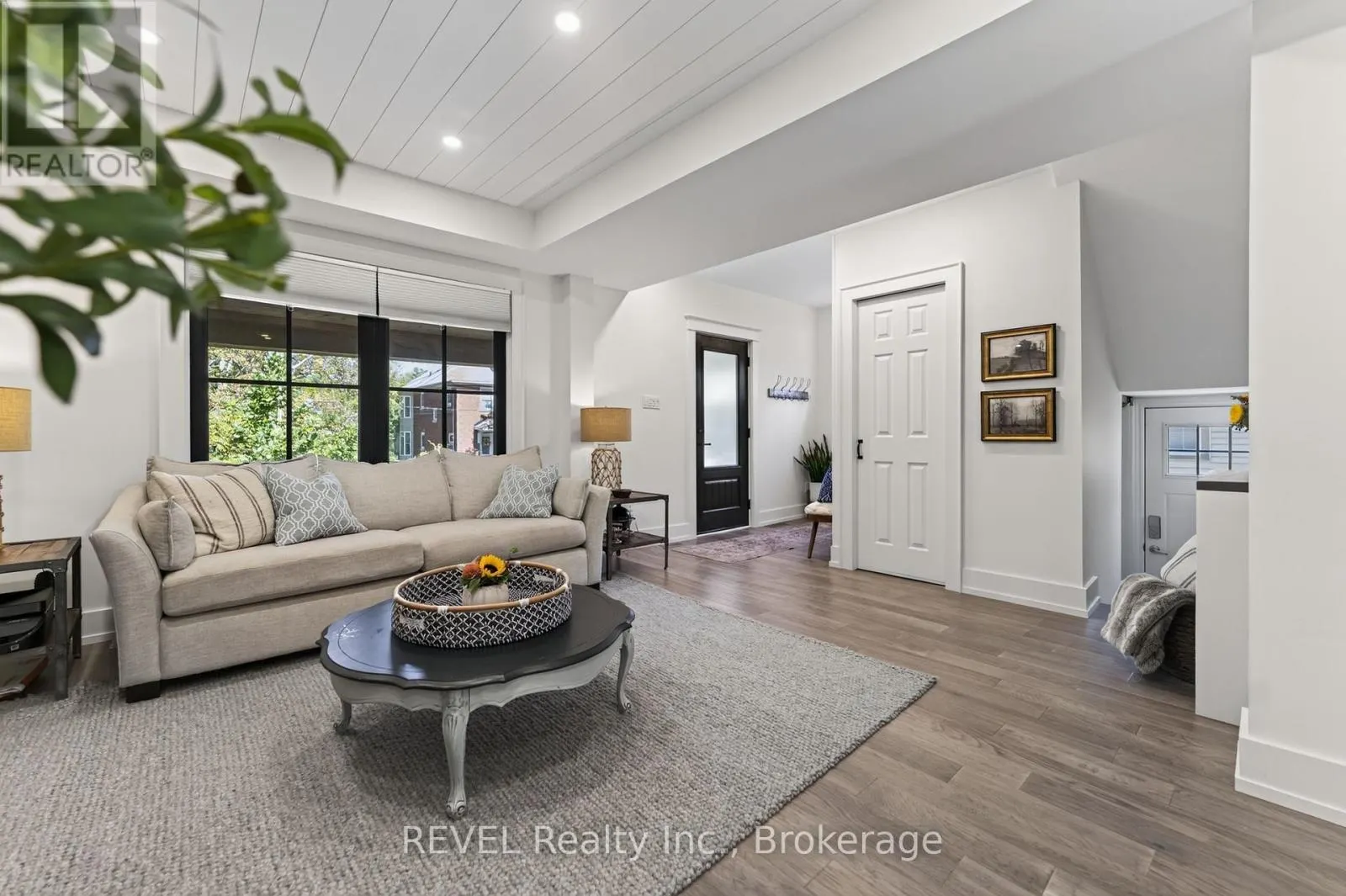 6 ELM AVENUE