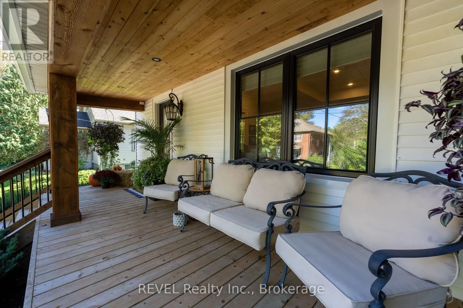 6 ELM AVENUE