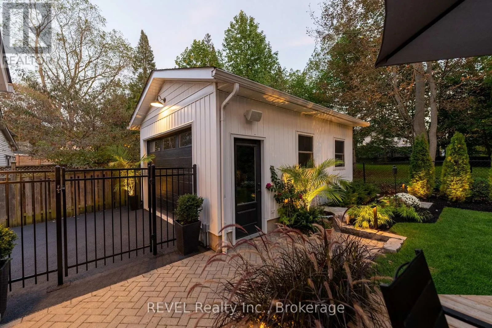 6 ELM AVENUE