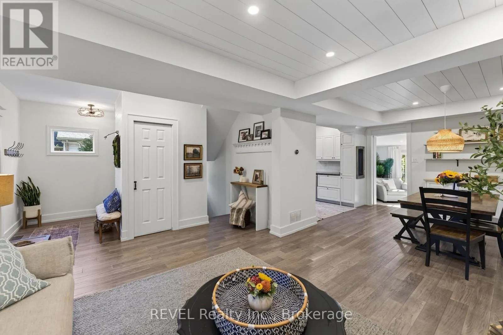 6 ELM AVENUE