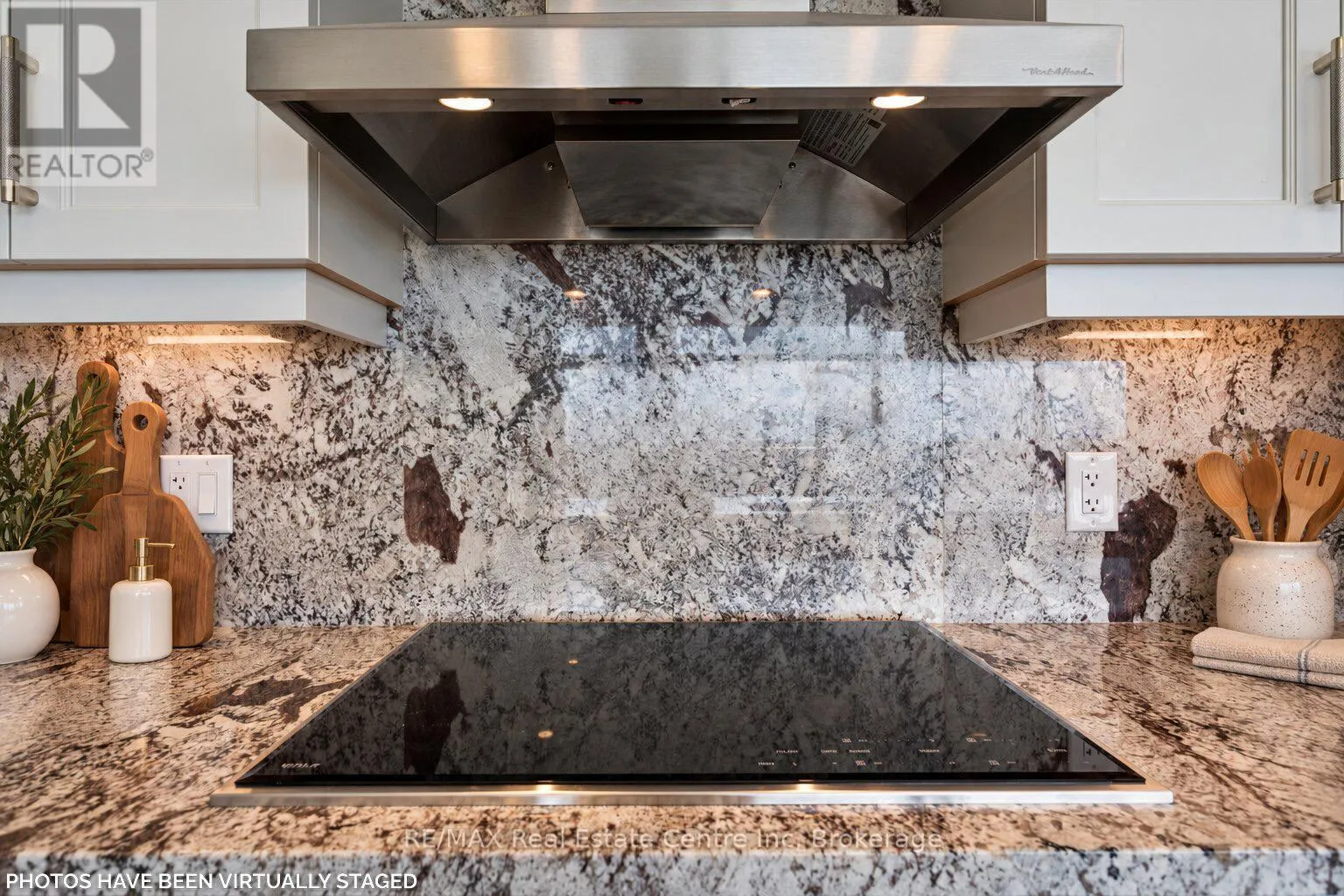 1104 - 71 WYNDHAM STREET S #1104