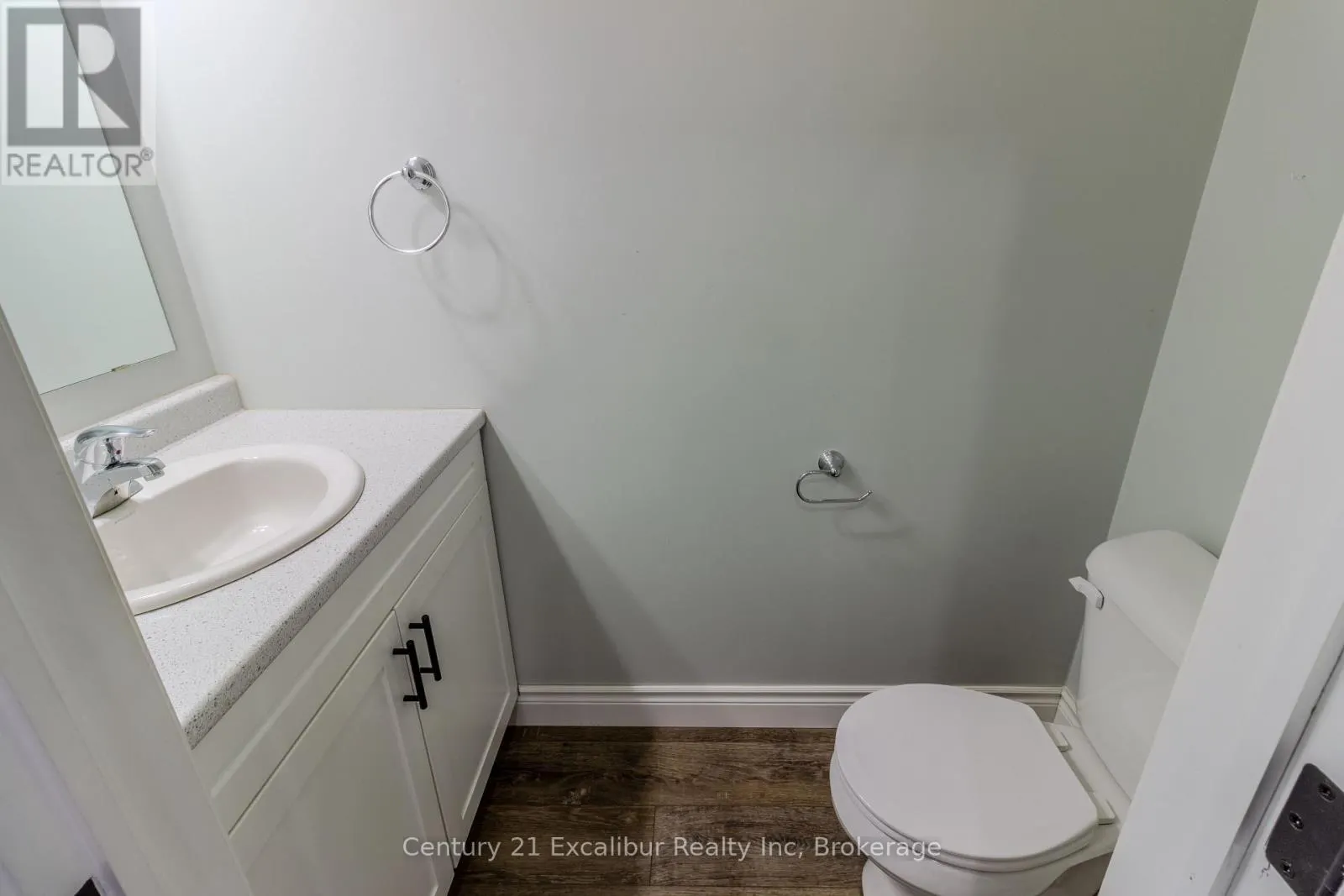 2C - 360 QUEEN STREET E #2C