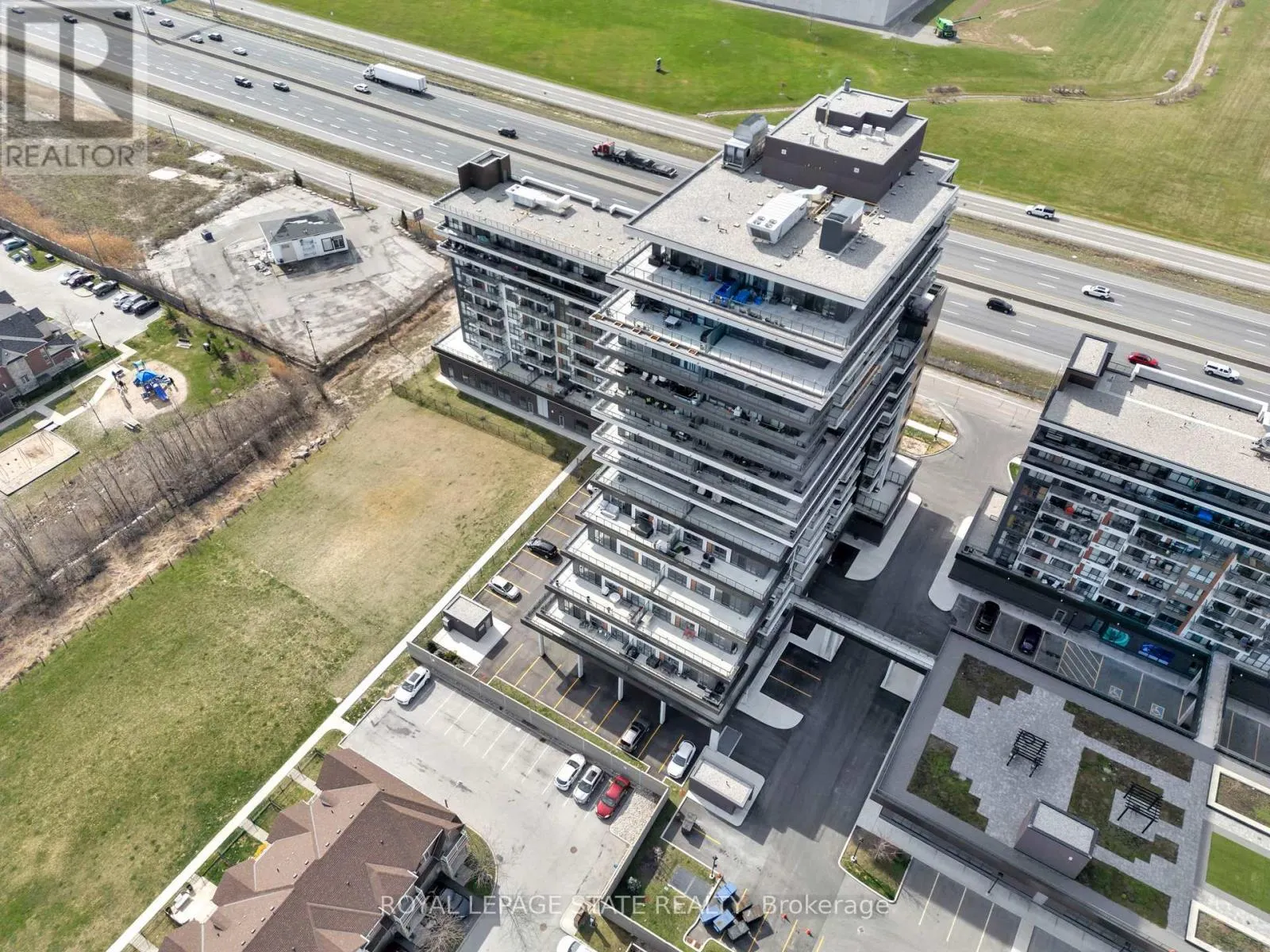 708 - 550 NORTH SERVICE ROAD