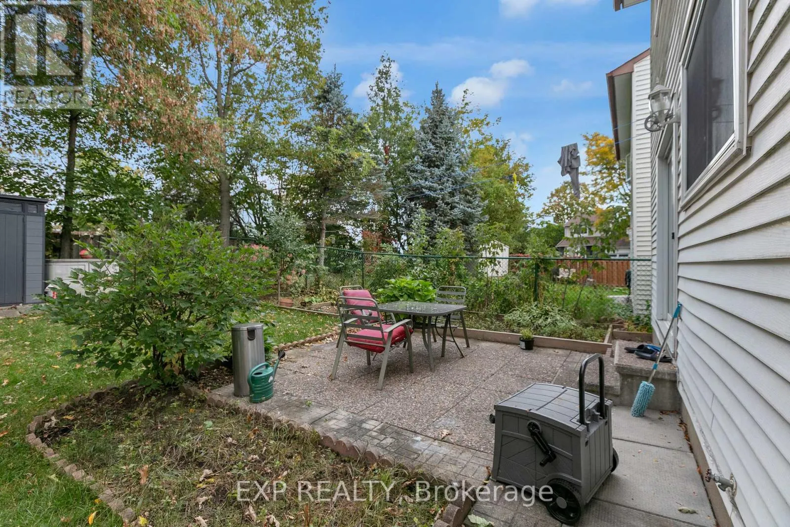 4 FULHAM COURT E