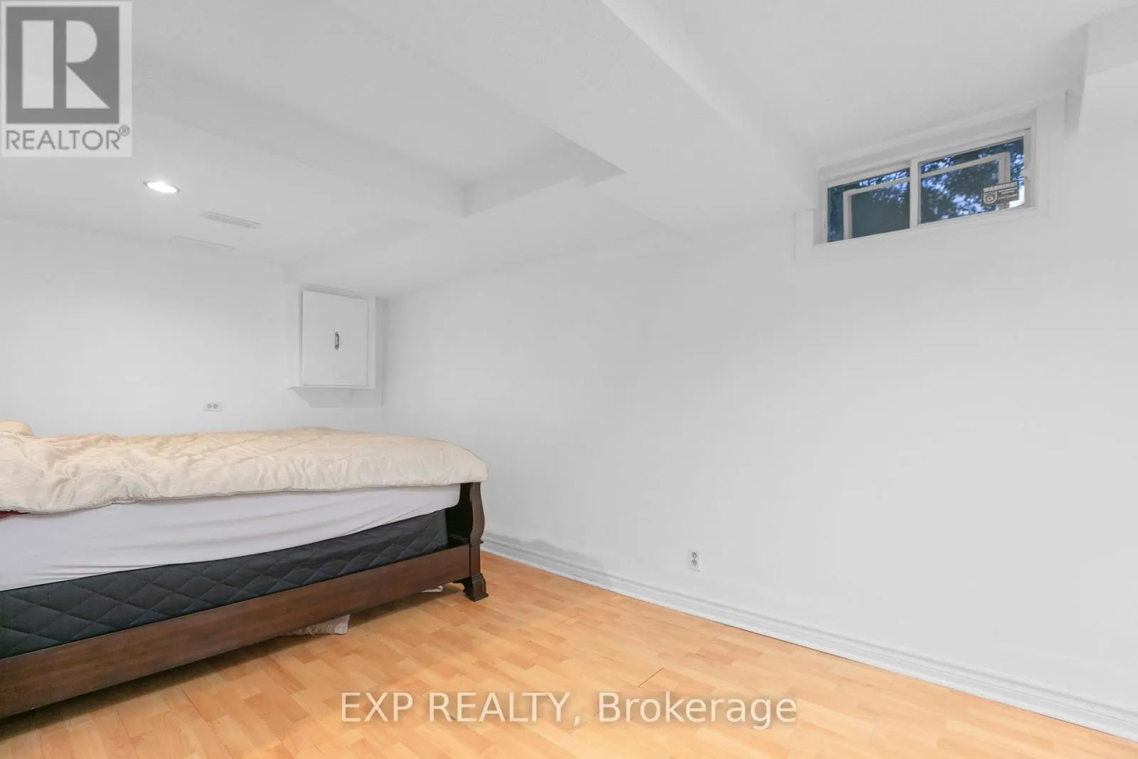 4 FULHAM COURT E