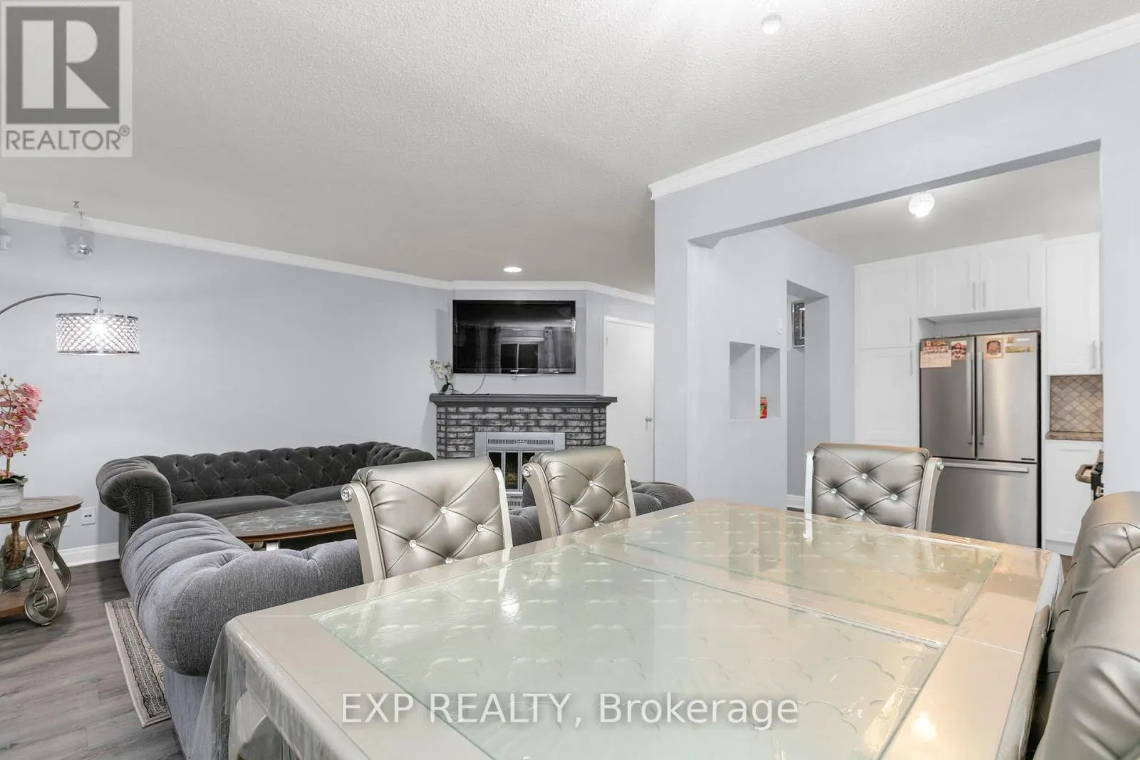 4 FULHAM COURT E