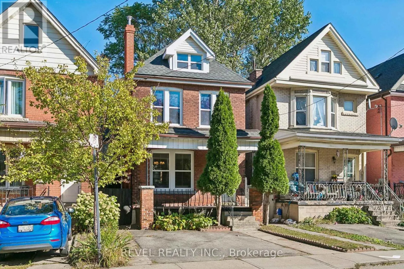 36 HOLTON AVENUE N