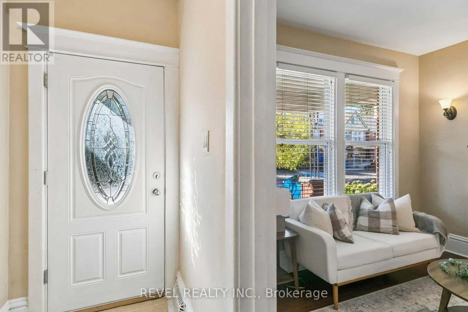 36 HOLTON AVENUE N