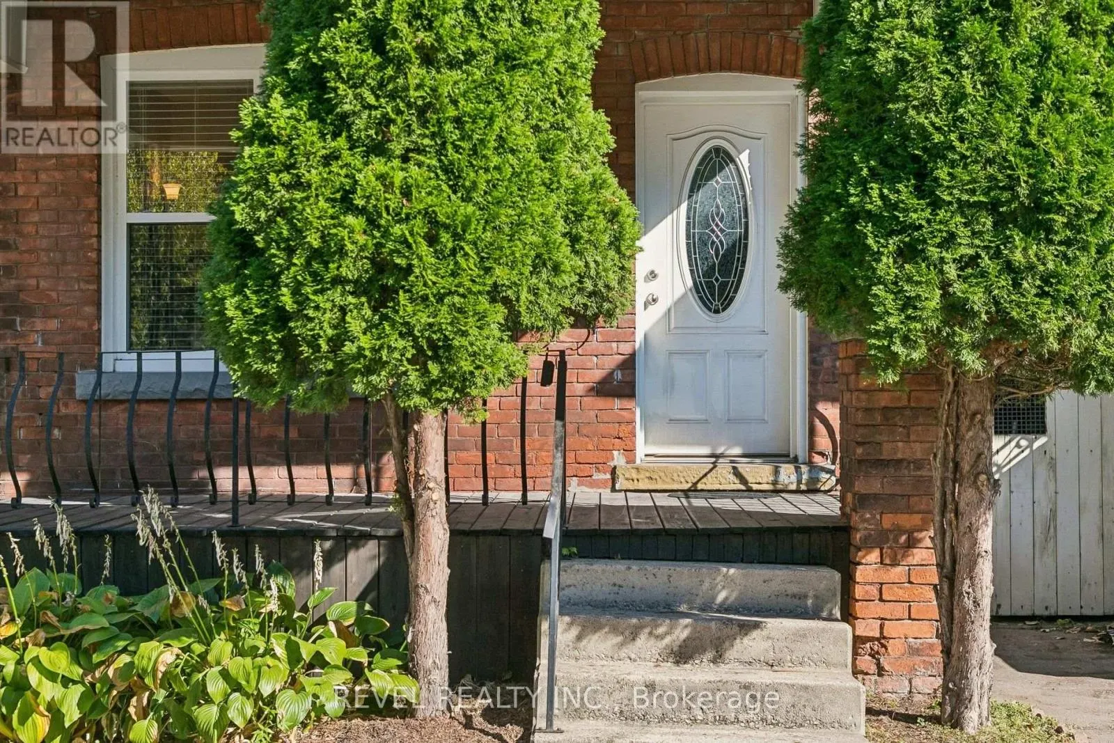 36 HOLTON AVENUE N
