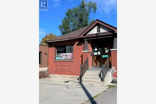 1088 MAIN STREET W