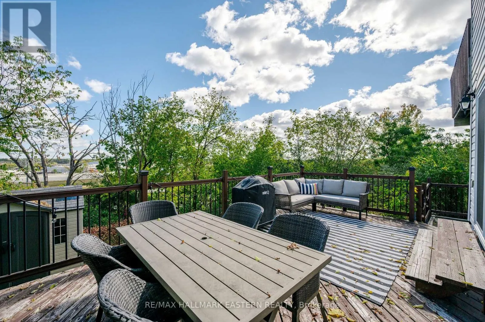 688 TRAILVIEW DRIVE