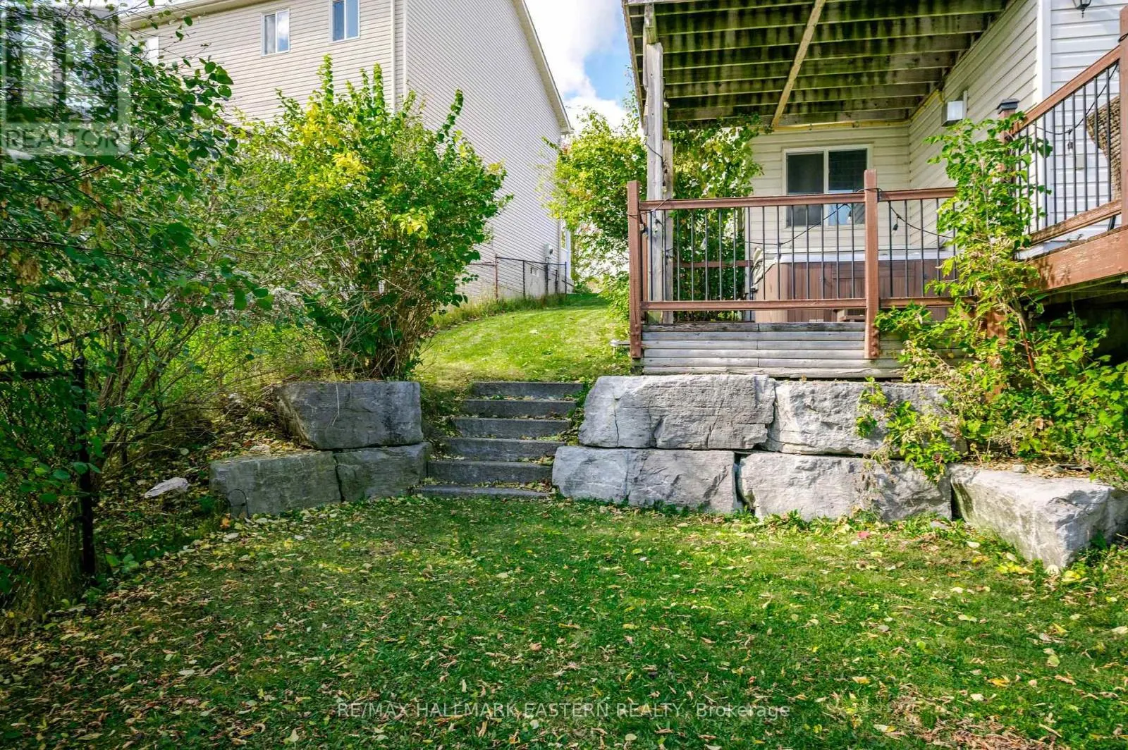 688 TRAILVIEW DRIVE