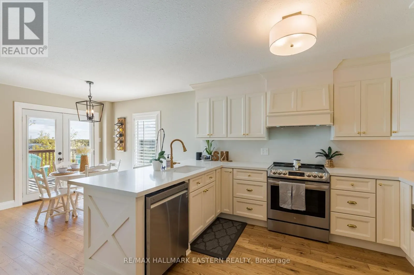 688 TRAILVIEW DRIVE
