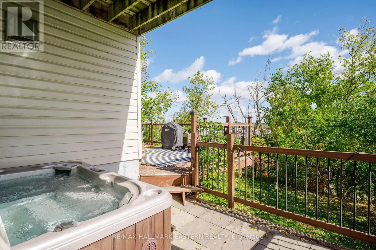 688 TRAILVIEW DRIVE
