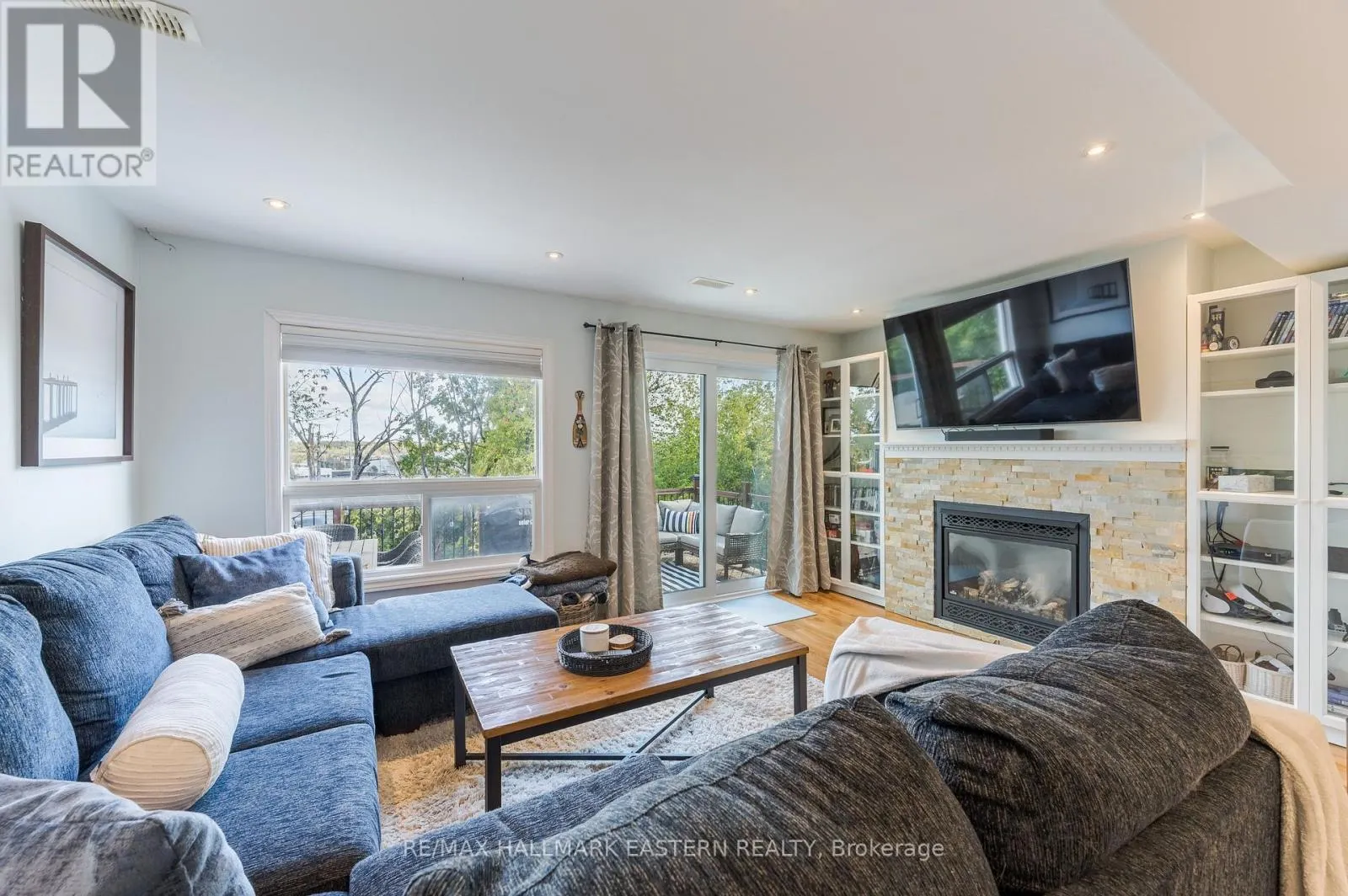 688 TRAILVIEW DRIVE