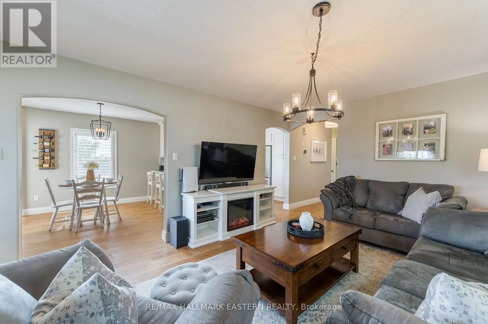 688 TRAILVIEW DRIVE