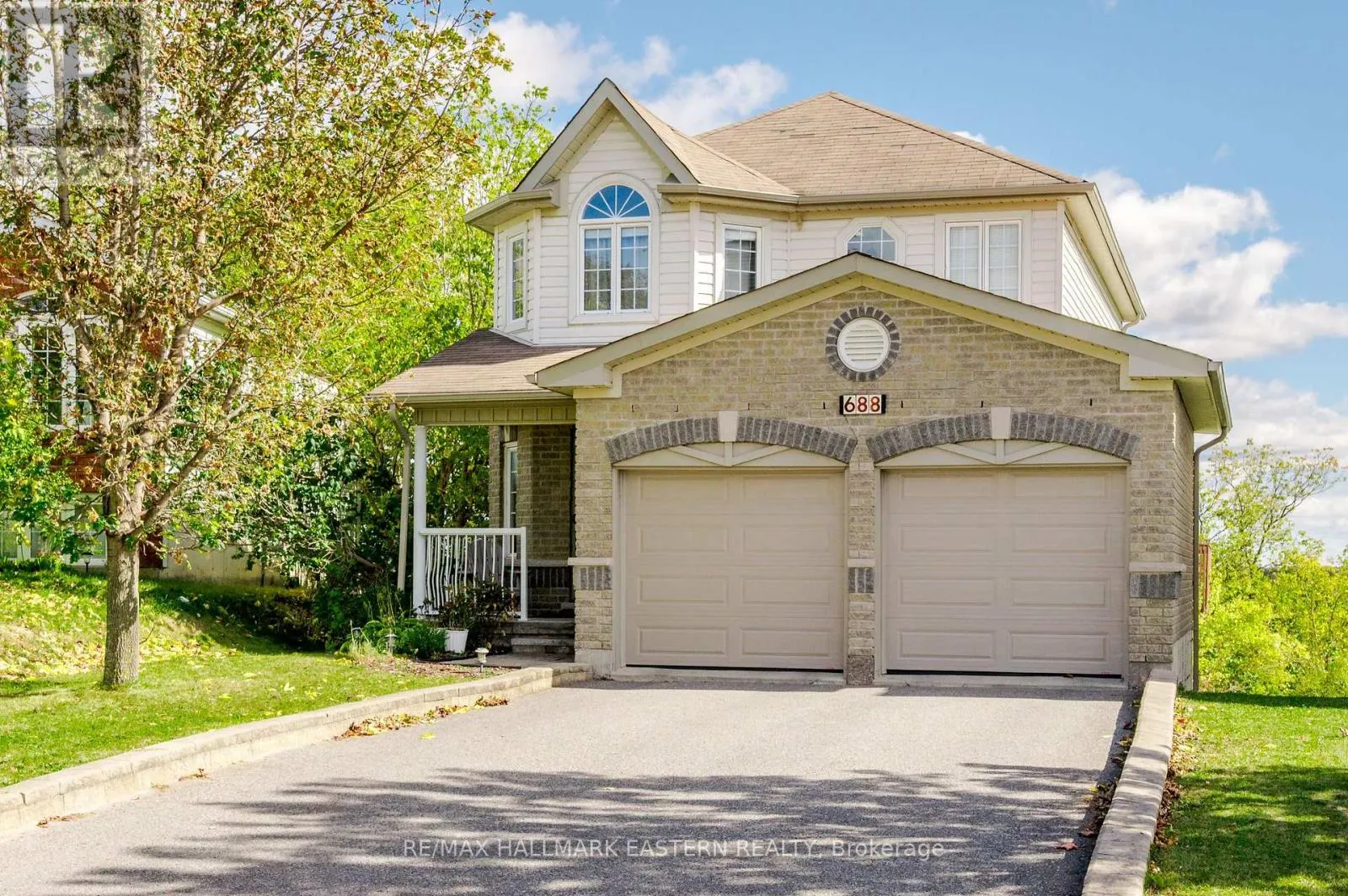 688 TRAILVIEW DRIVE
