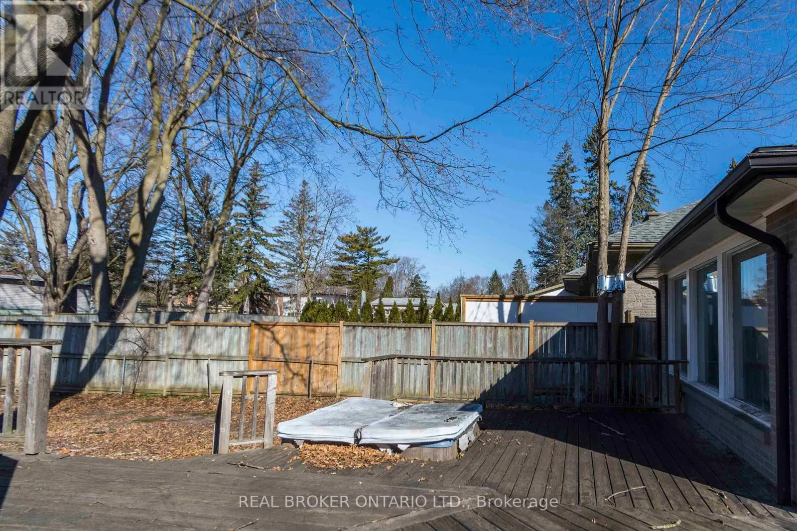 250 MACDONALD AVENUE