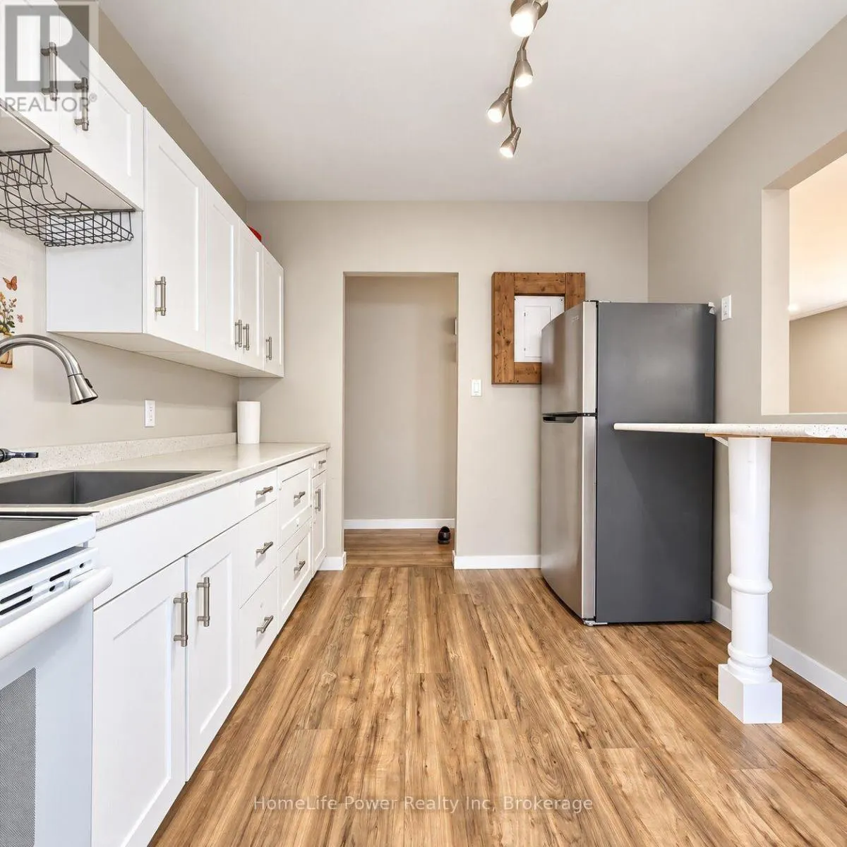 2 - 112 HEIMAN STREET #2