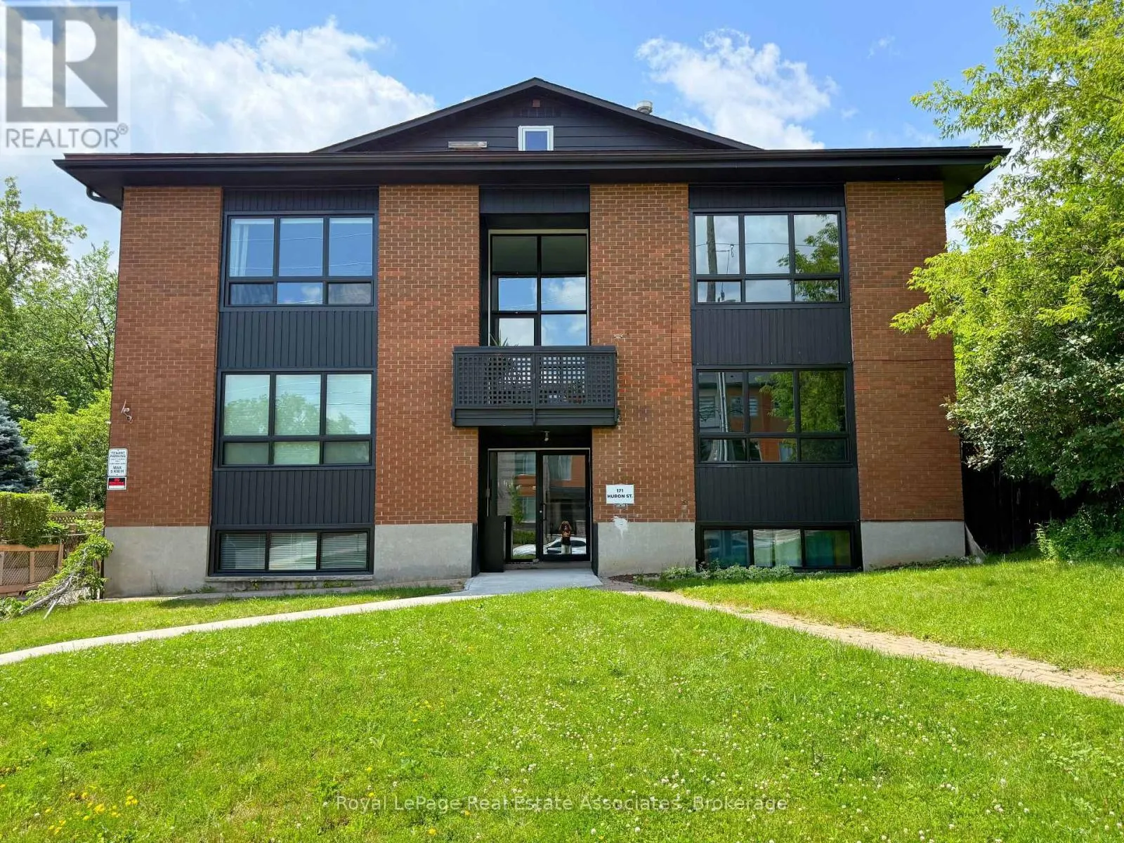 2 - 171 HURON STREET