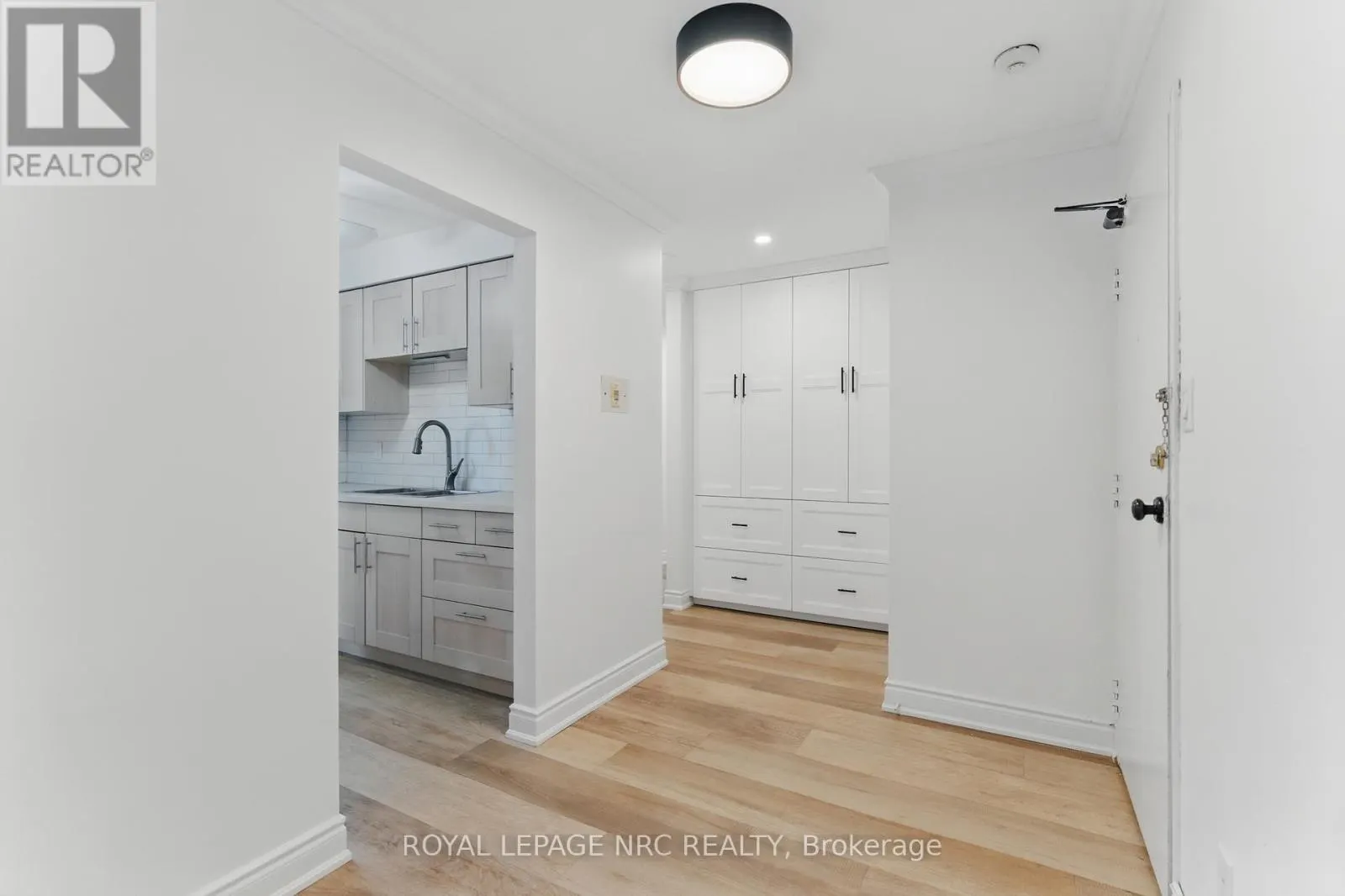 113 - 4209 HIXON STREET #113