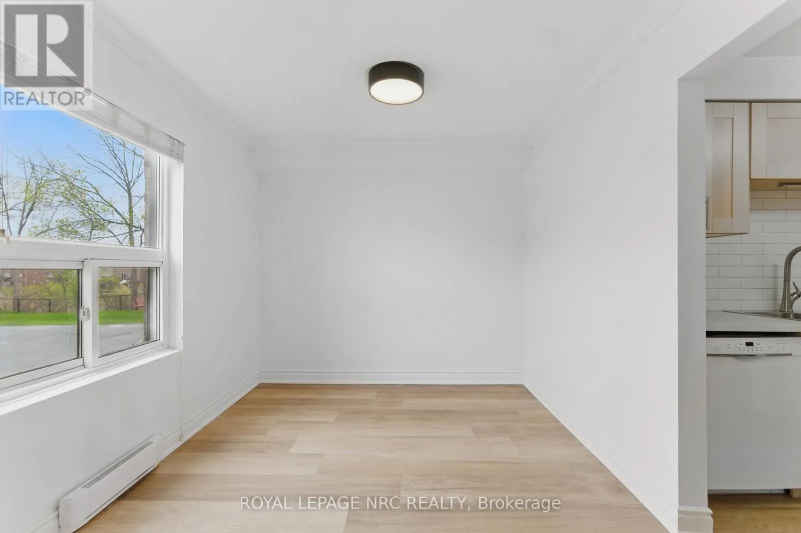 113 - 4209 HIXON STREET #113