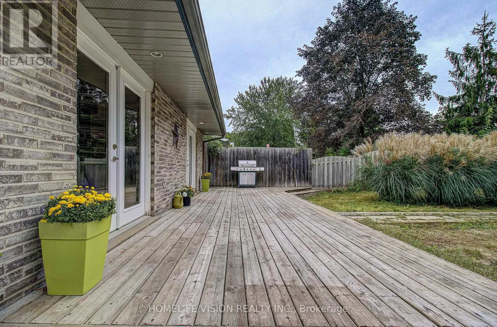 25 RADCLIFFE DRIVE
