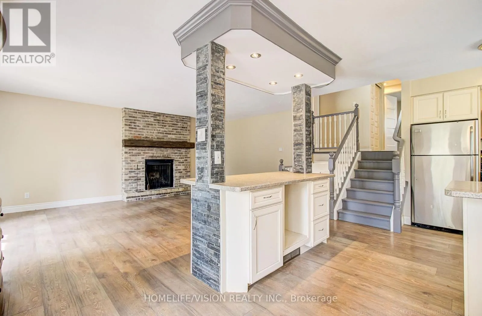 25 RADCLIFFE DRIVE