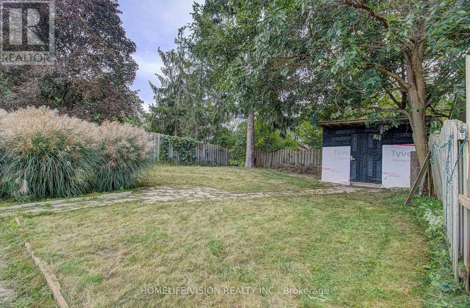 25 RADCLIFFE DRIVE