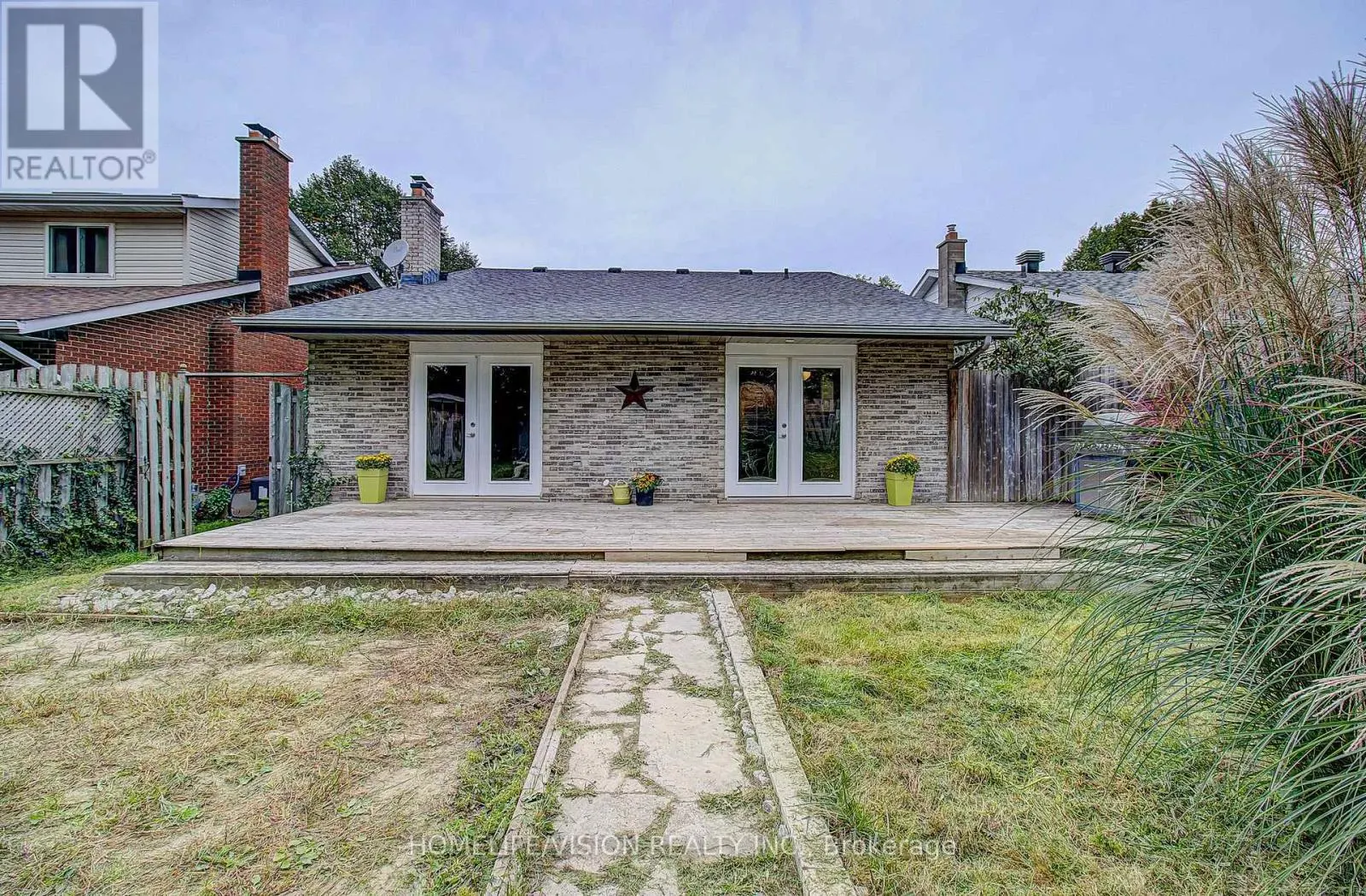25 RADCLIFFE DRIVE