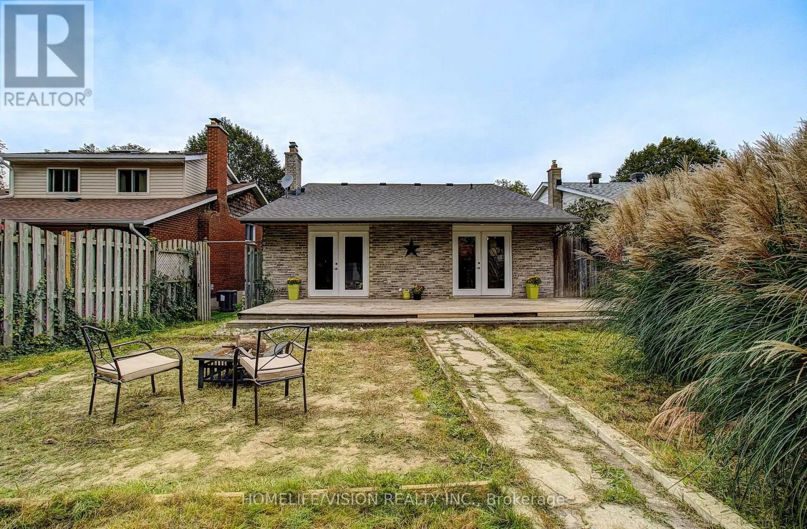 25 RADCLIFFE DRIVE