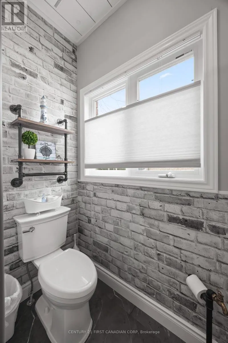 10159 MEADOWLILY CRESCENT