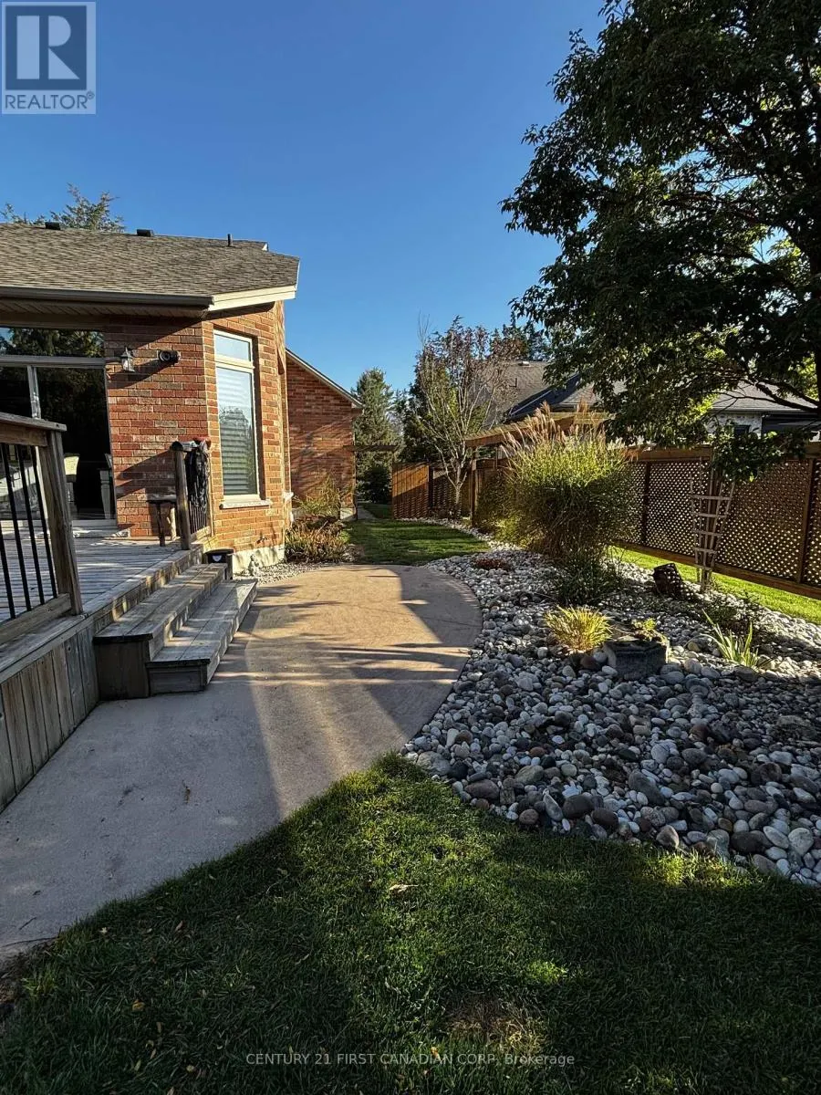 10159 MEADOWLILY CRESCENT