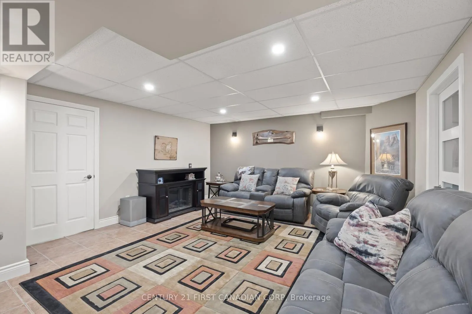 10159 MEADOWLILY CRESCENT