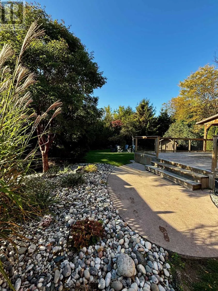 10159 MEADOWLILY CRESCENT