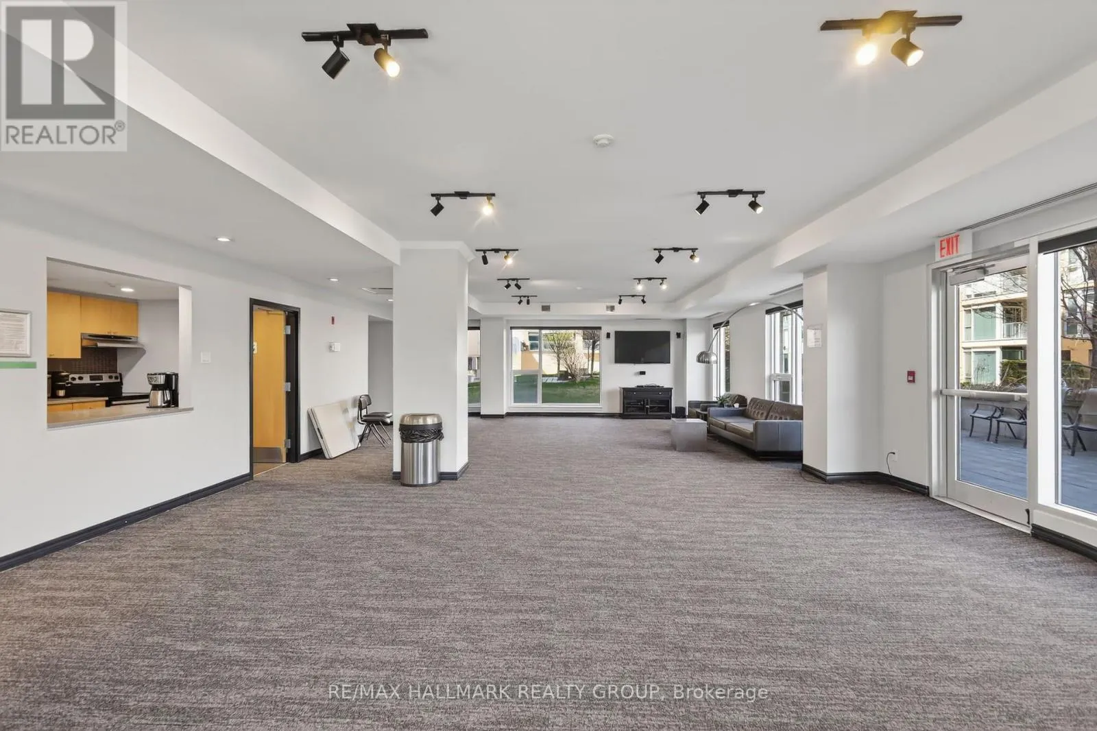 405 - 250 LETT STREET