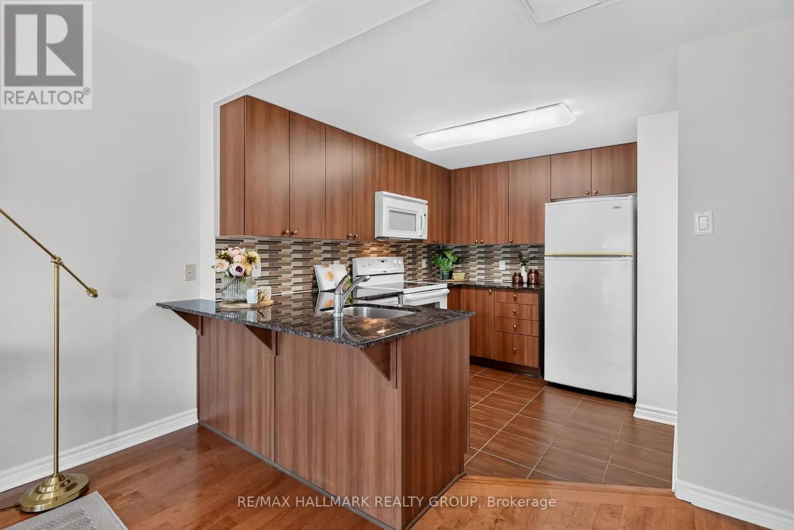 405 - 250 LETT STREET