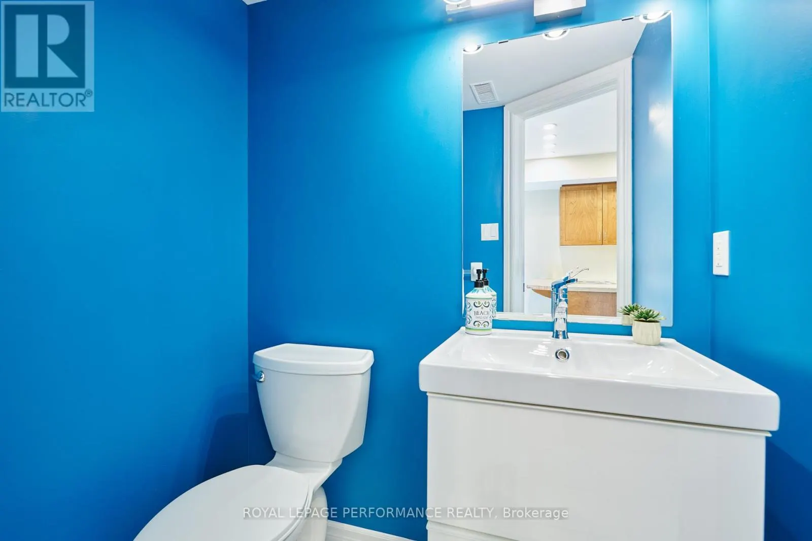 64 MAYFLOWER PRIVATE