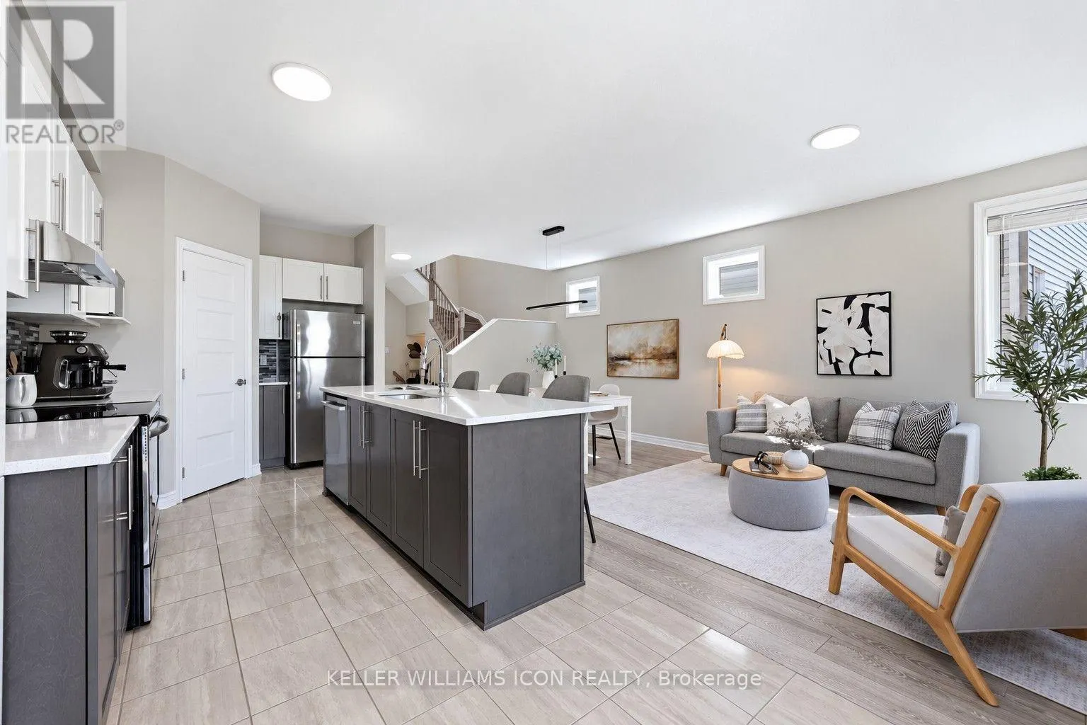 235 BANDELIER WAY