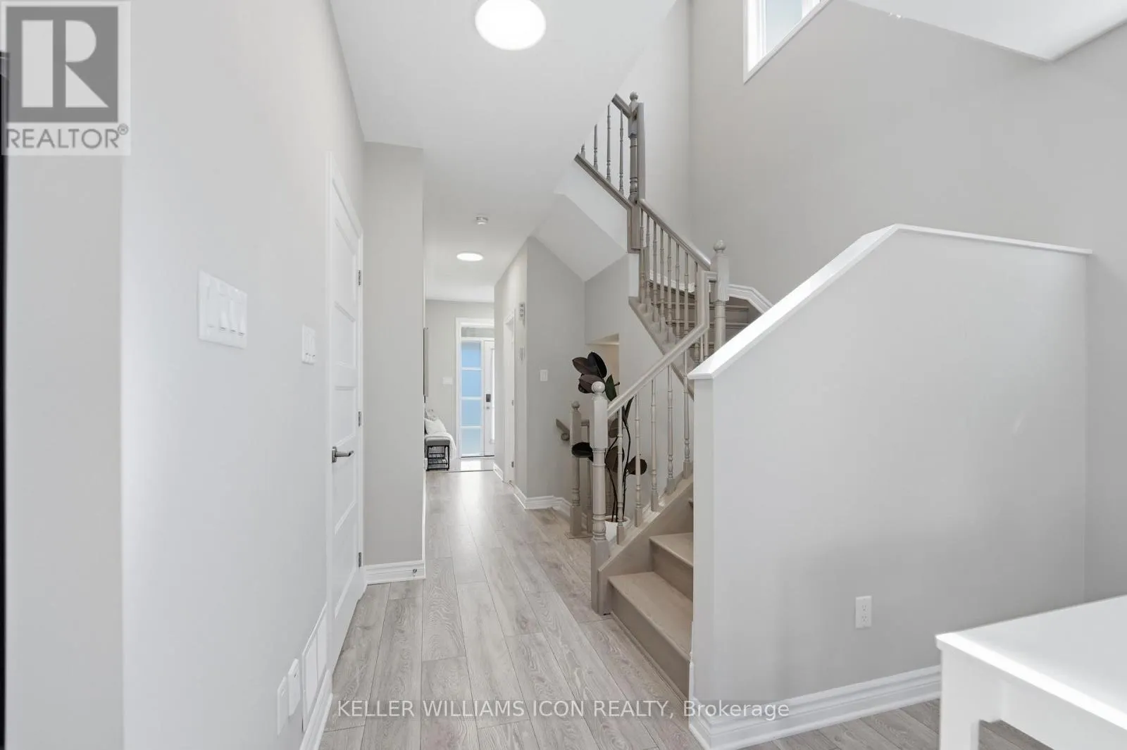235 BANDELIER WAY