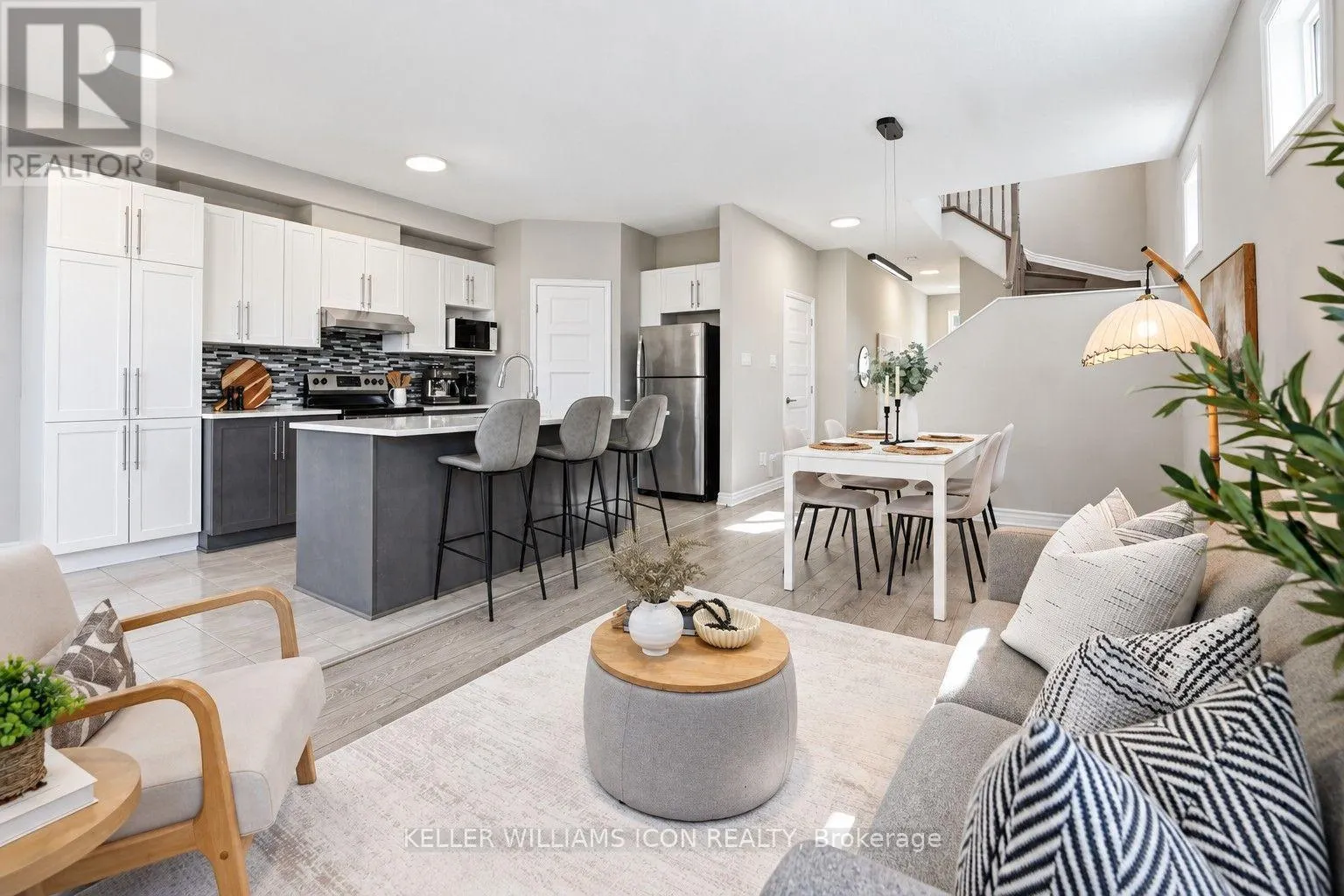 235 BANDELIER WAY