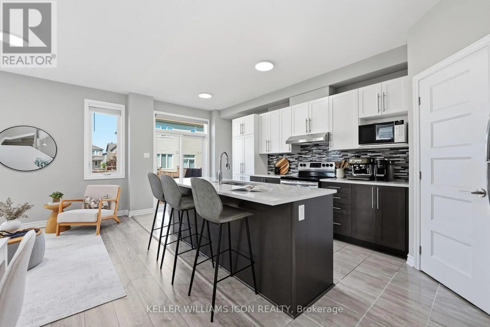 235 BANDELIER WAY